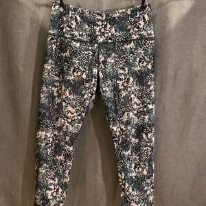 Gaiam Yoga Pant, Cropped Workout Athletic Leggings, Athleisure, Size Large/1035